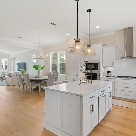 Villa 382 Grande Pointe Circle